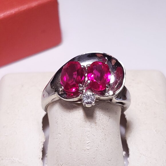 Estate 1.55ctw Oval Lab Created Ruby & White Quartz Swirl 10Kt W/Gold Ring#22904 - Picture 1 of 6